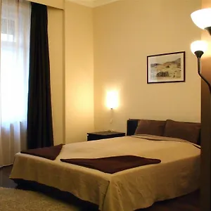  Konukevi Budapest Suites Macaristan